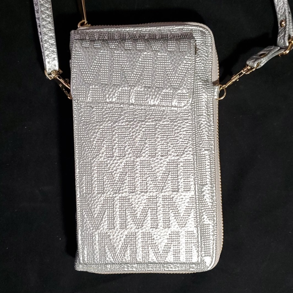 Silver metalic color phone & wallet . - Picture 1 of 9